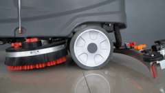 洗地機吸水扒無法下降？怎么調整